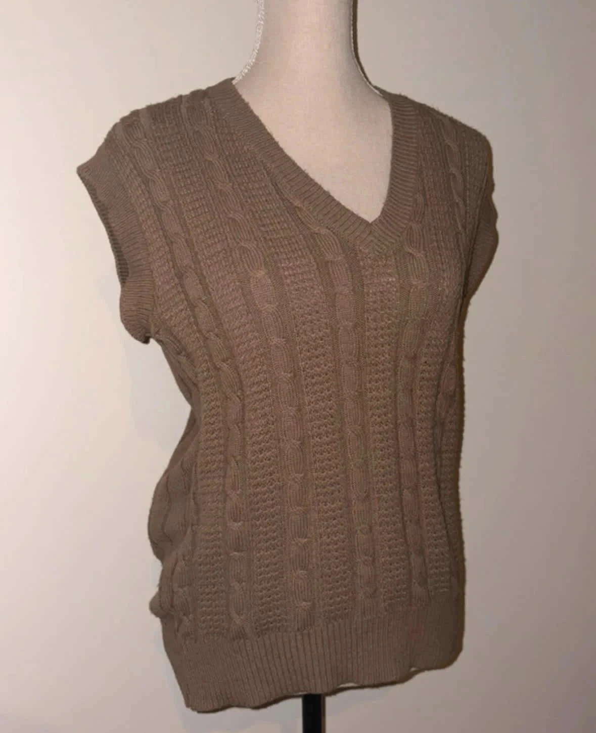 Pull marron sans manches col V